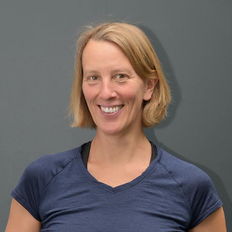 Porträt von Cordula Donhauser, Physiotherapeutin im Team der Praxis Sabine Laube